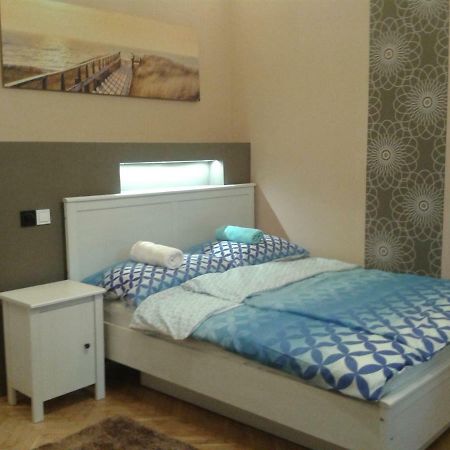 Lily Apartman Boedapest Buitenkant foto