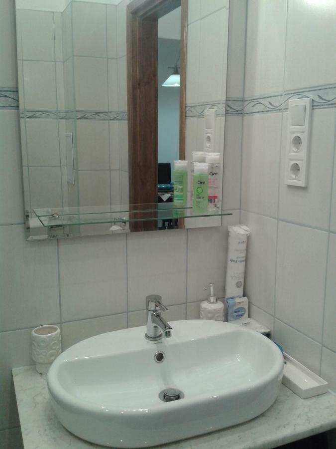 Lily Apartman Boedapest Buitenkant foto